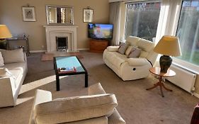 'Sounion' - Fabulous, Spacious Modern House With Large Private Garden In Leafy Lytham